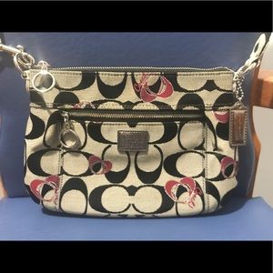 Rare Coach Poppy groovy hearts signature crossbody